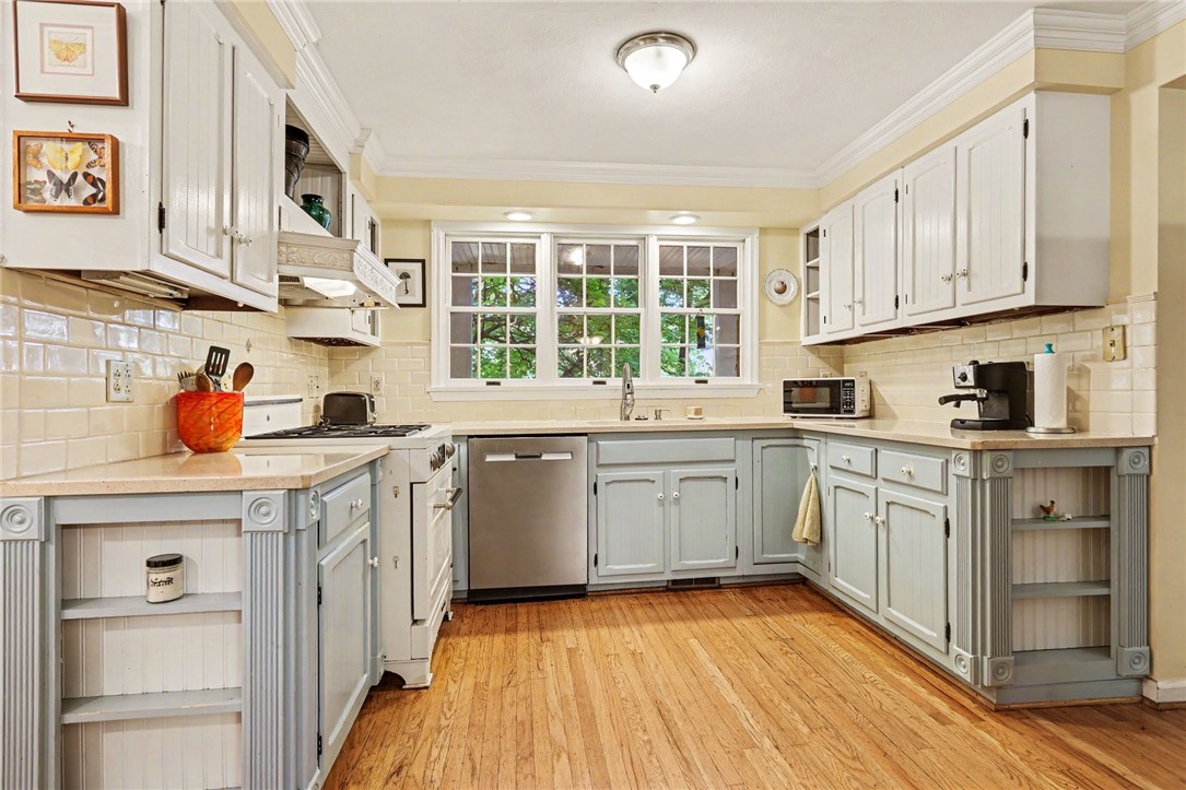 7248 Highview Trail Victor, NY 14564 - Photo 9 of 43 kitchen