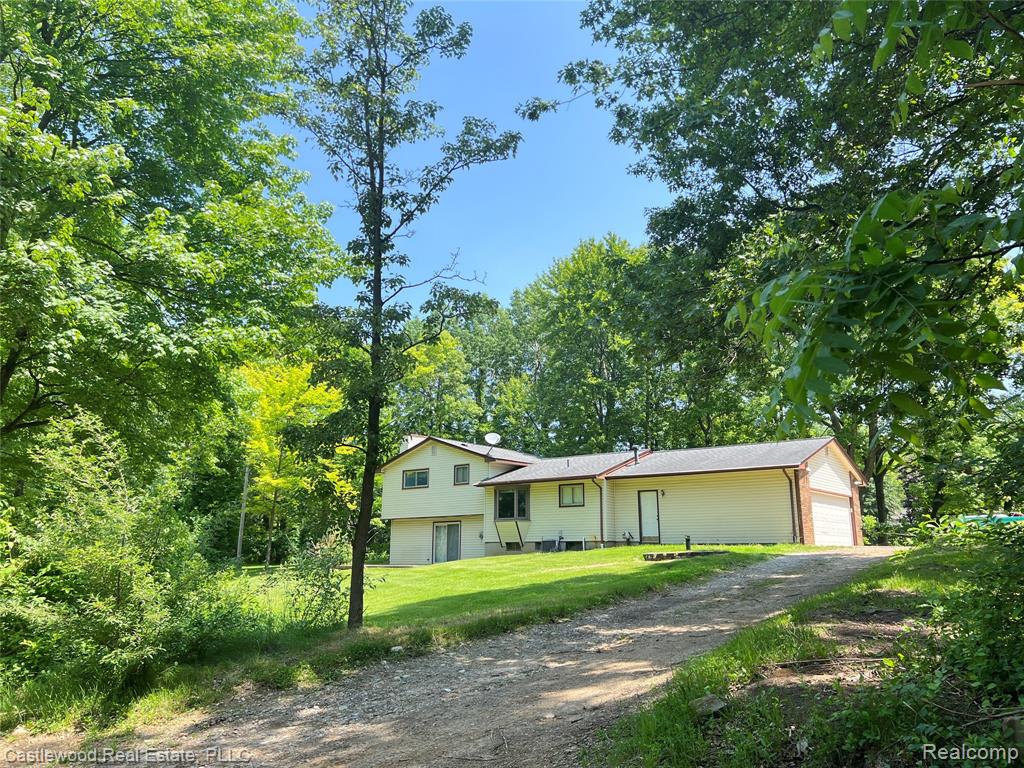 8865 Michigamme Road Clarkston, MI 48348 - Photo 7 of 19 Gallery Image 7