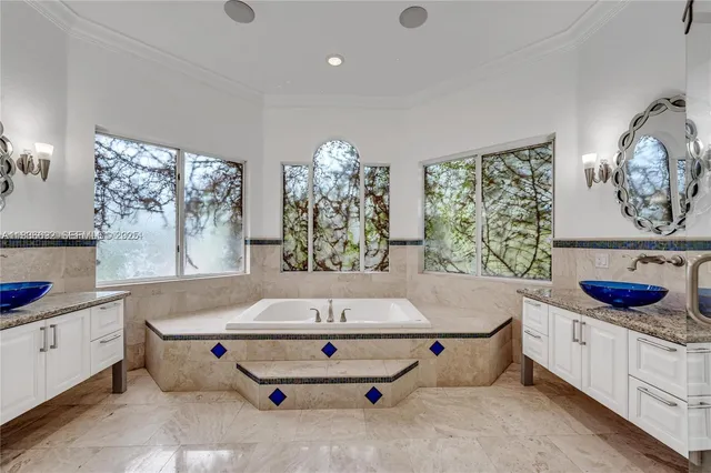 a view of a pathway with a yard