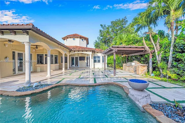 $2,780,000 | 13400 Southwest 83rd Avenue, Pinecrest, FL 33156
