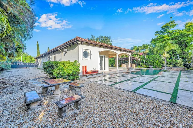 $2,780,000 | 13400 Southwest 83rd Avenue, Pinecrest, FL 33156