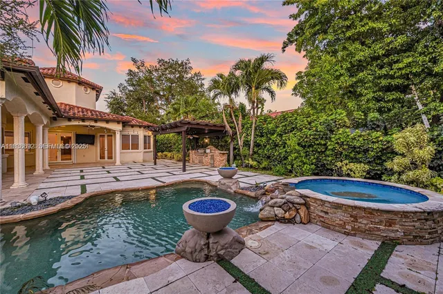 $2,780,000 | 13400 Southwest 83rd Avenue, Pinecrest, FL 33156