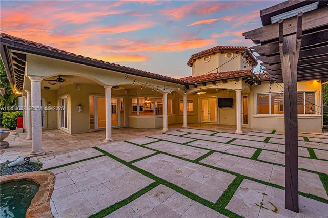 $2,780,000 | 13400 Southwest 83rd Avenue, Pinecrest, FL 33156