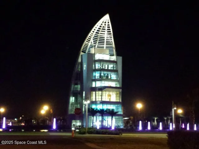 a view of a multi story building