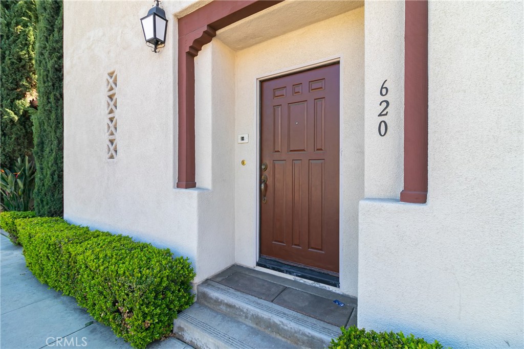 620 East Walnut Street Pasadena, CA 91101 - Photo 3 of 15 a view of front door of house