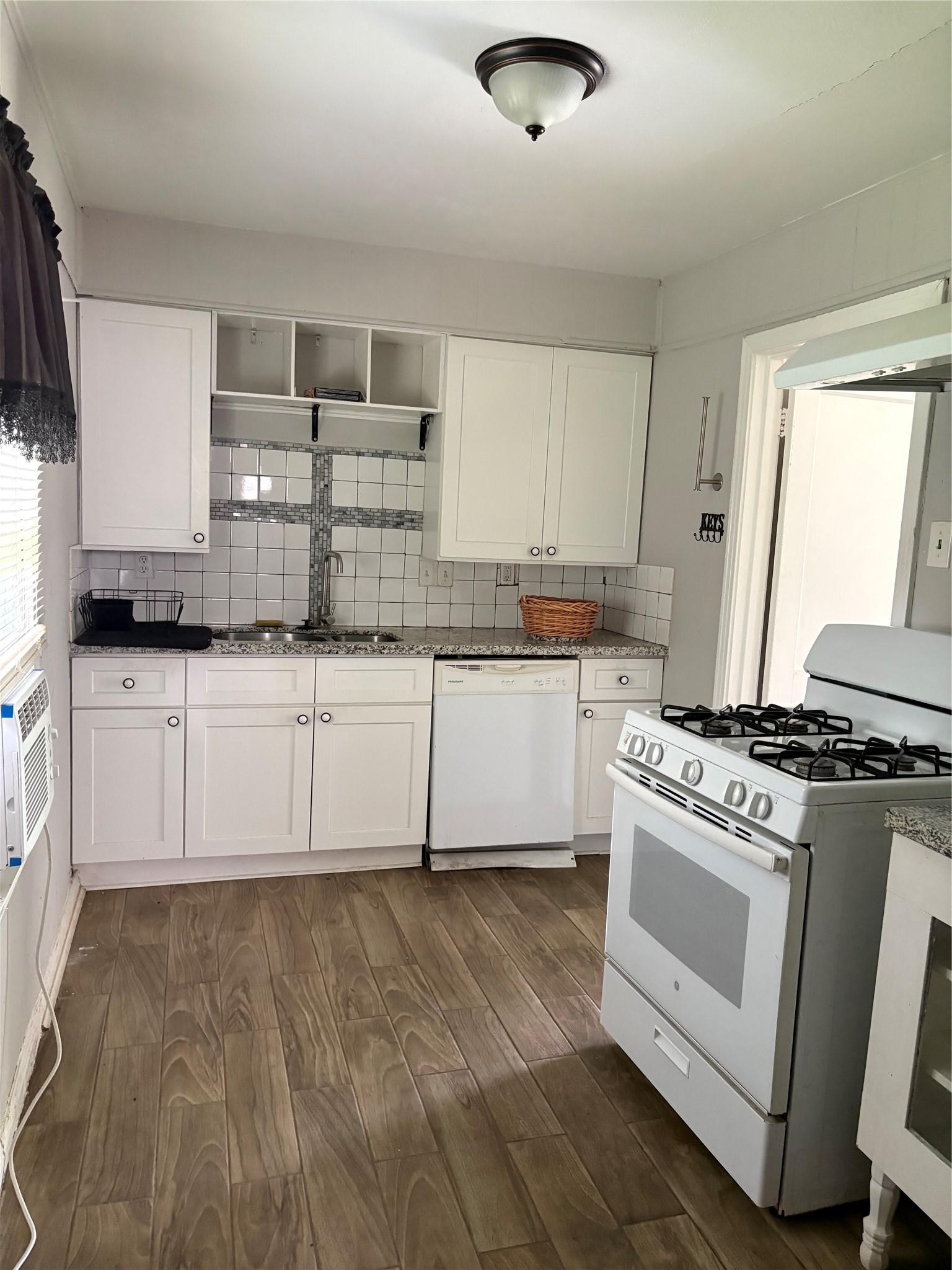 3935 Cosby Street Houston, TX 77021 - Photo 9 of 15