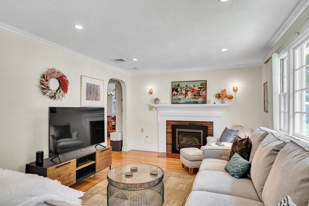 21 Constitution Road Lexington, MA 02421 - Photo 6 of 42
