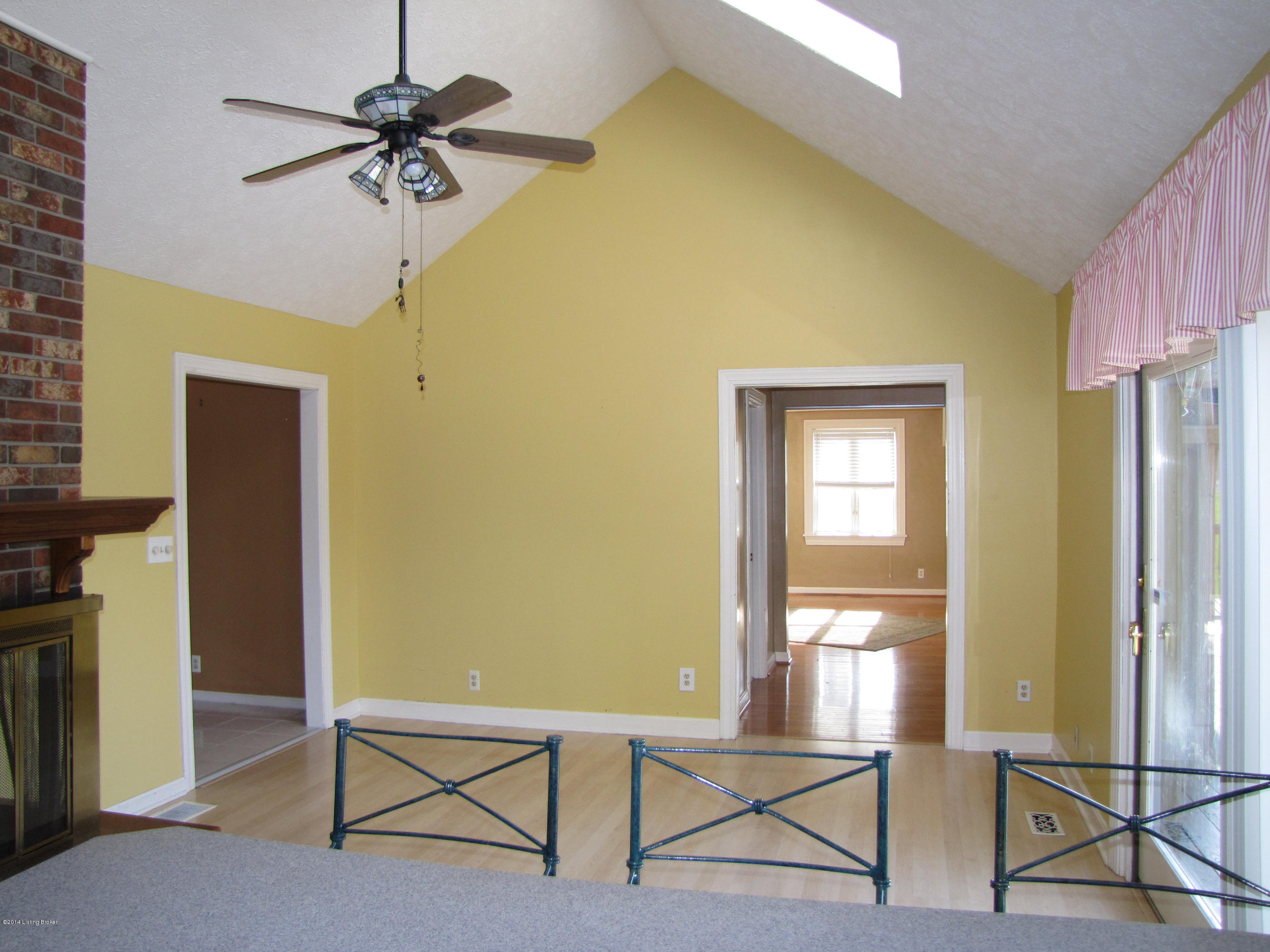 2104 Cardinal Harbour Road Prospect, KY 40059 - Photo 15 of 68 The Hearth Room/Dining Area is designed with a vaulted ceiling, complete with sky lights