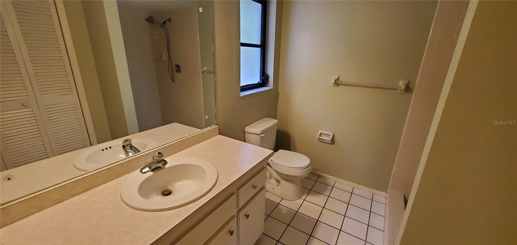 1472 Olympia Road Venice, FL 34293 - Photo 11 of 23 master bathroom