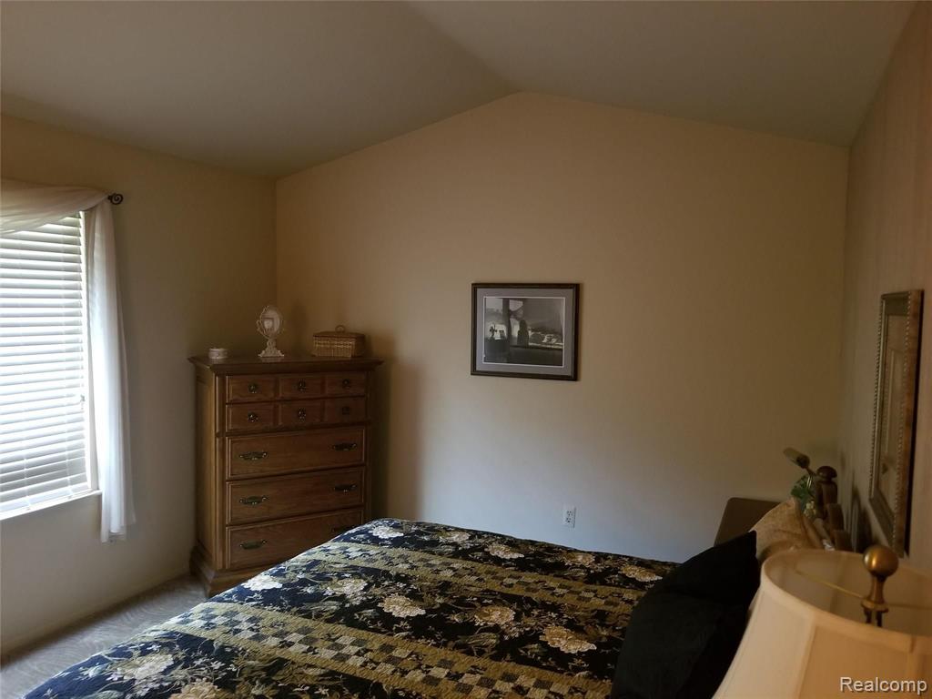 558 Tennyson, Unit 73 Rochester Hills, MI 48307 - Photo 11 of 19