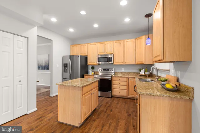 $539,900 | 6902 South Dewey Court, Fredericksburg, VA 22407