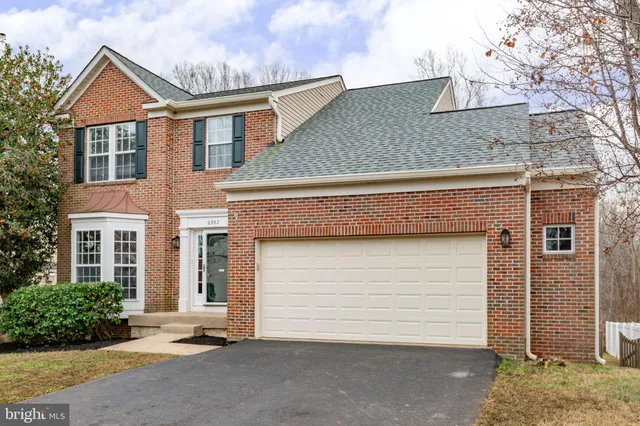 $539,900 | 6902 South Dewey Court, Fredericksburg, VA 22407