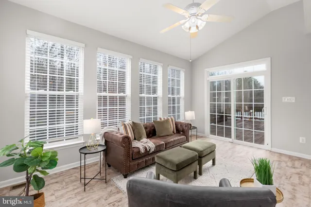 $539,900 | 6902 South Dewey Court, Fredericksburg, VA 22407