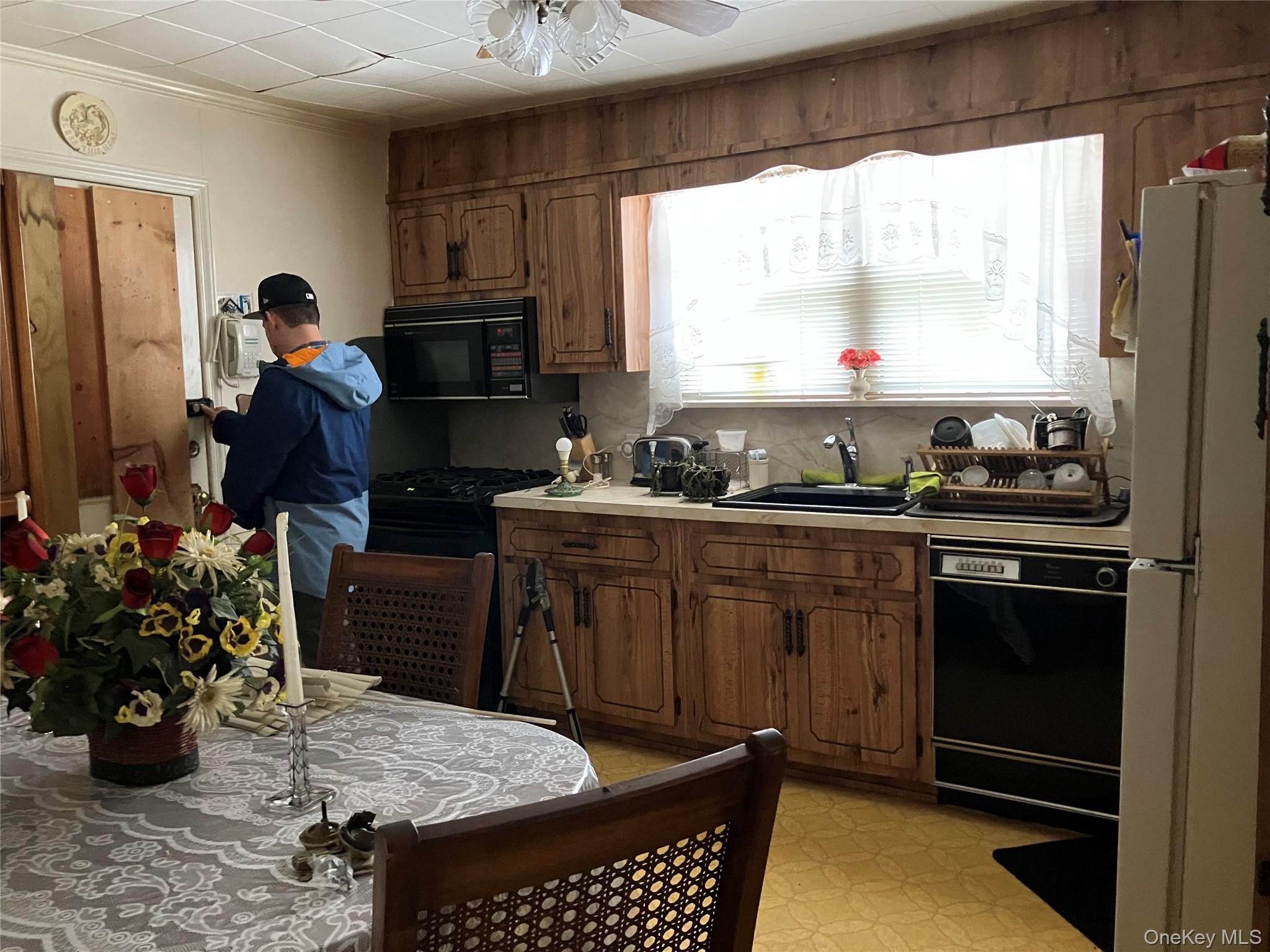 167 Cedar Road East Mastic Beach, NY 11951 - Photo 5 of 13