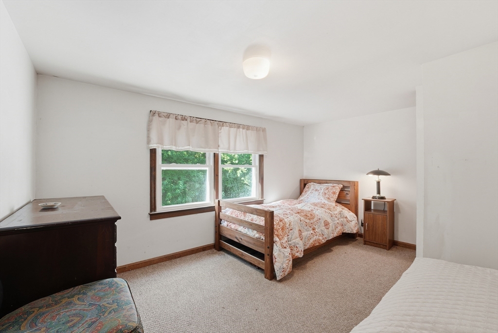 272 Prospect Avenue West Springfield, MA 01089 - Photo 26 of 39