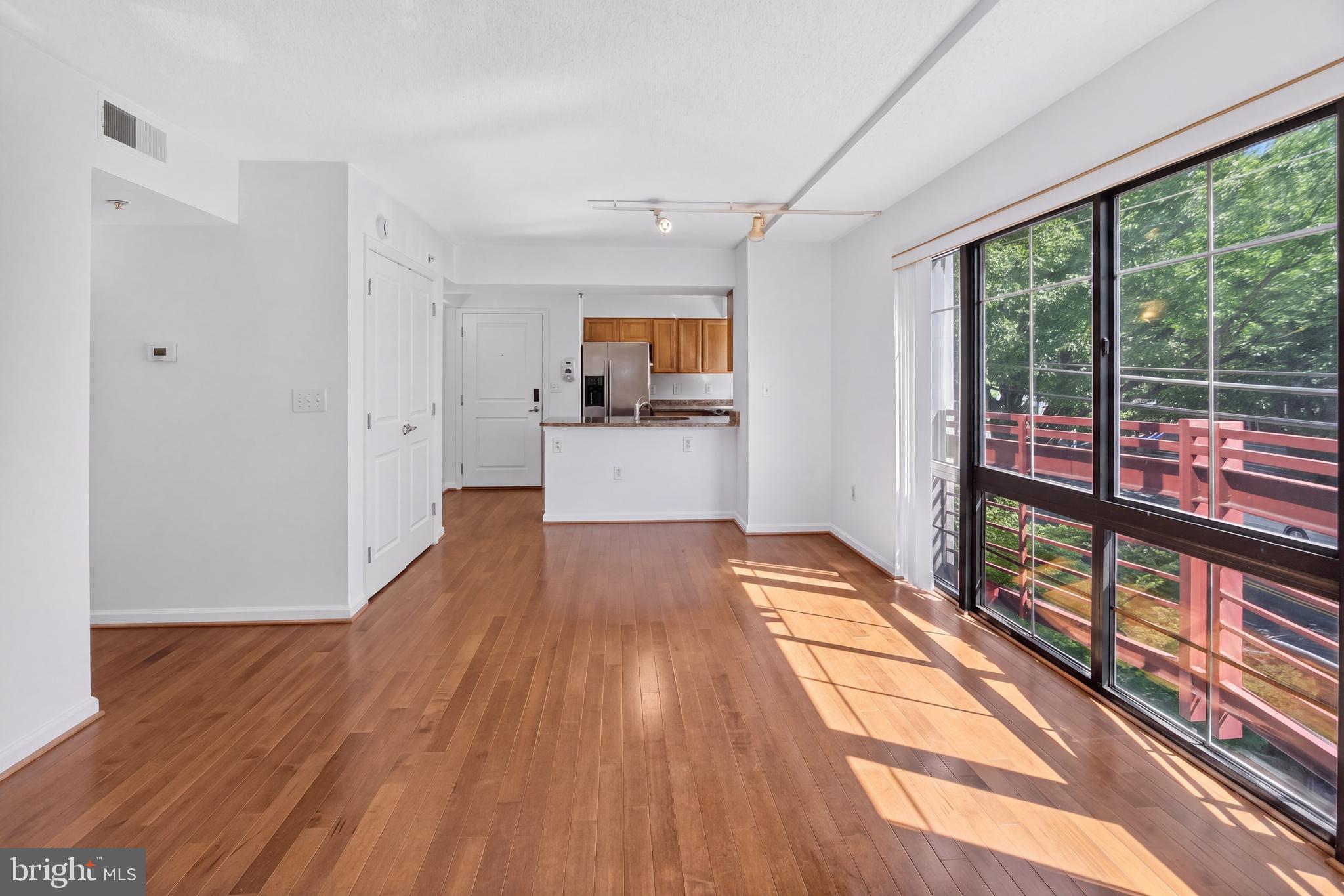 7923 Eastern Avenue Northwest, Unit 201 Silver Spring, MD 20910 - Photo 5 of 47