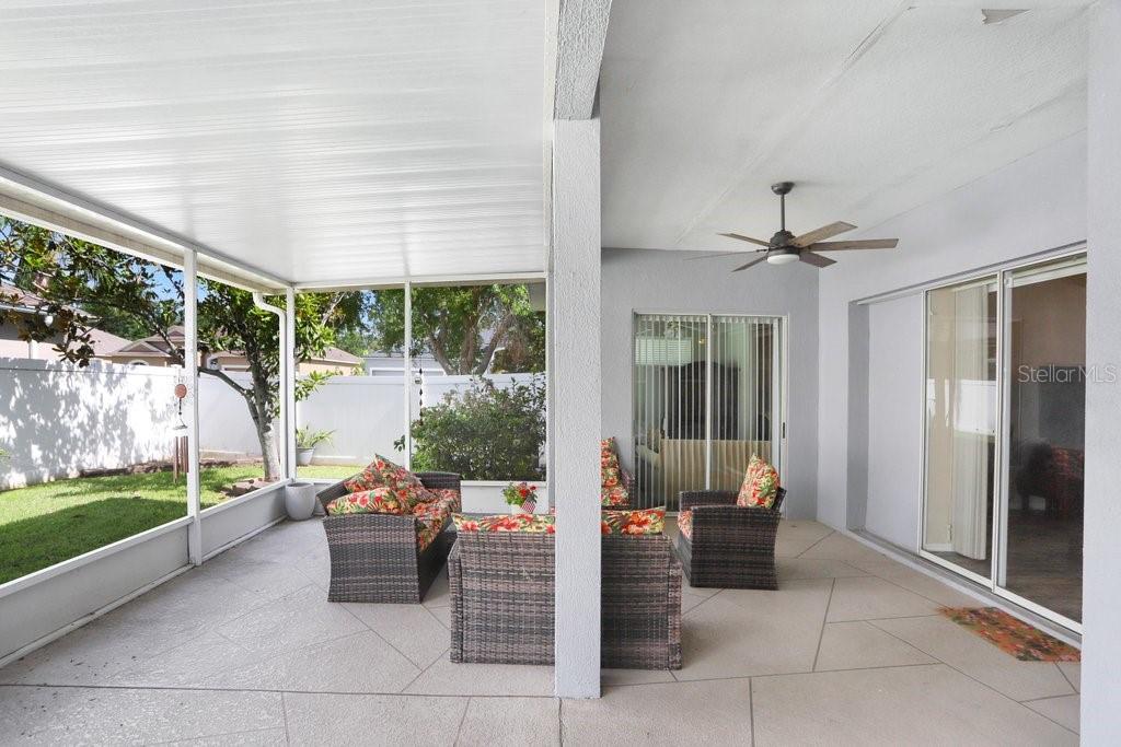 829 Innergary Place Valrico, FL 33594 - Photo 20 of 30 a balcony with furniture and a garden