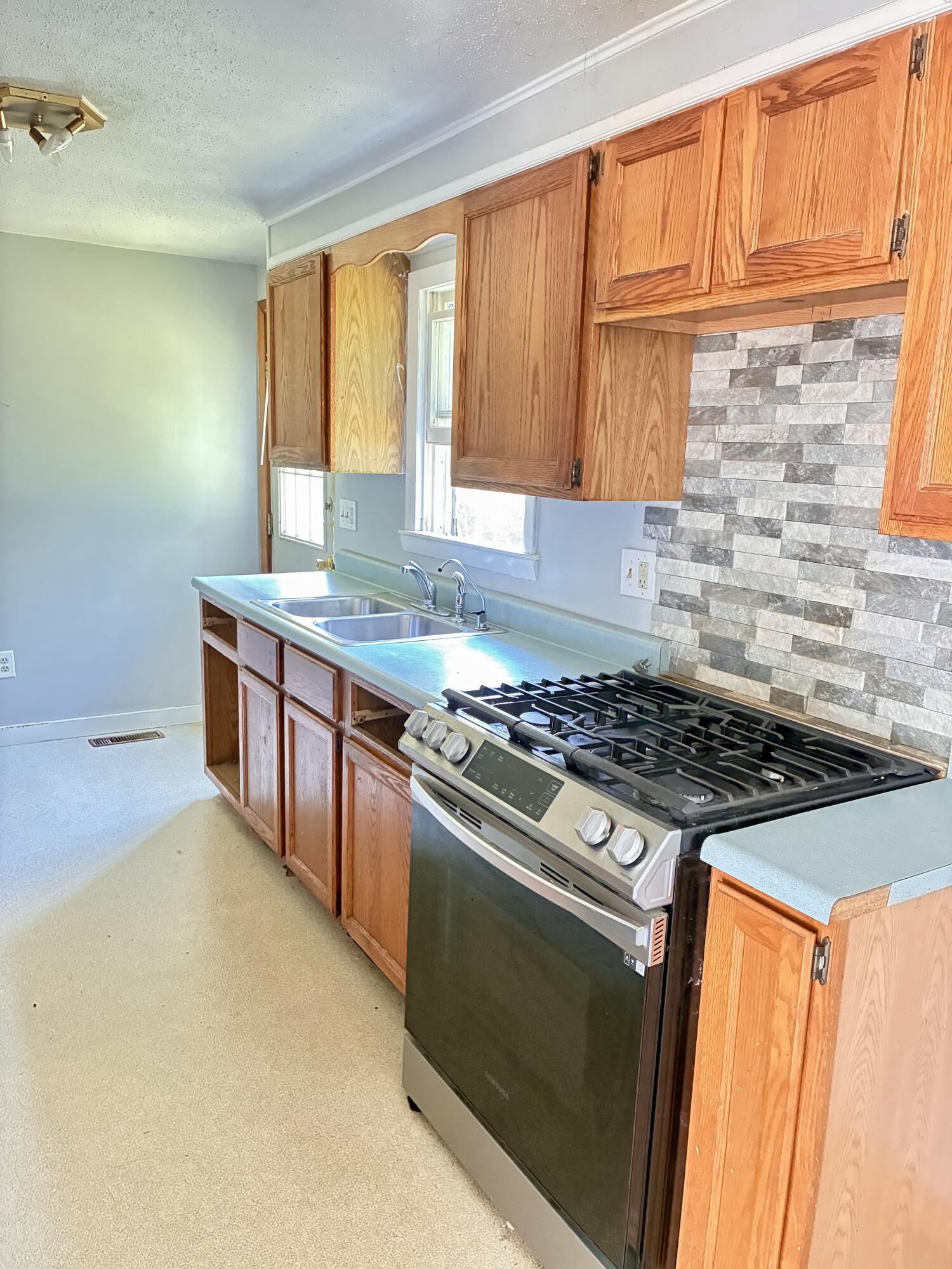 201 Medomak Road Bremen, ME 04551 - Photo 4 of 16 67A9C2C3-387F-4BF3-81B8-CAD467D1FF10_1_2