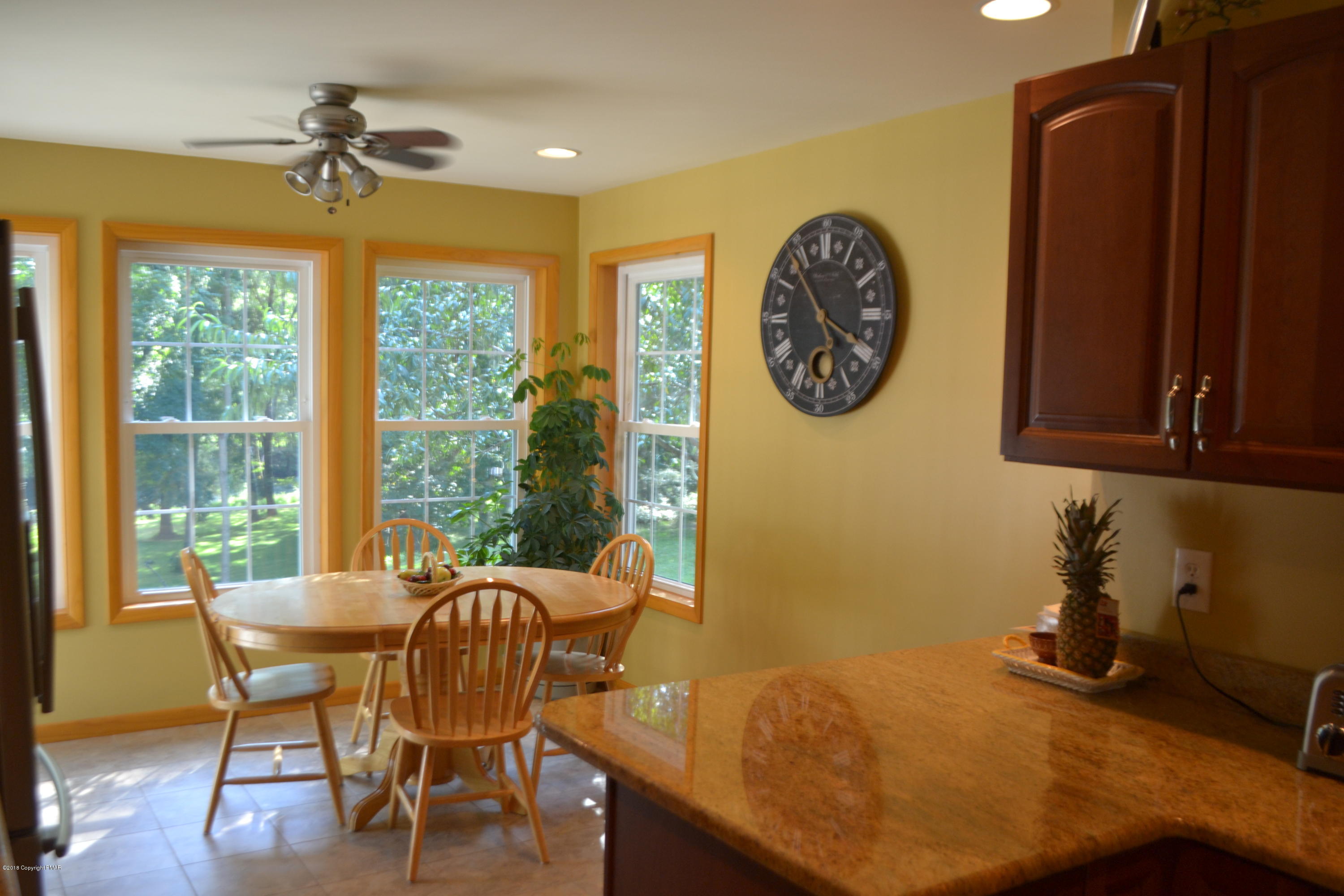 302 Norton Road Stroudsburg, PA 18360 - Photo 28 of 73 Breakfast Area