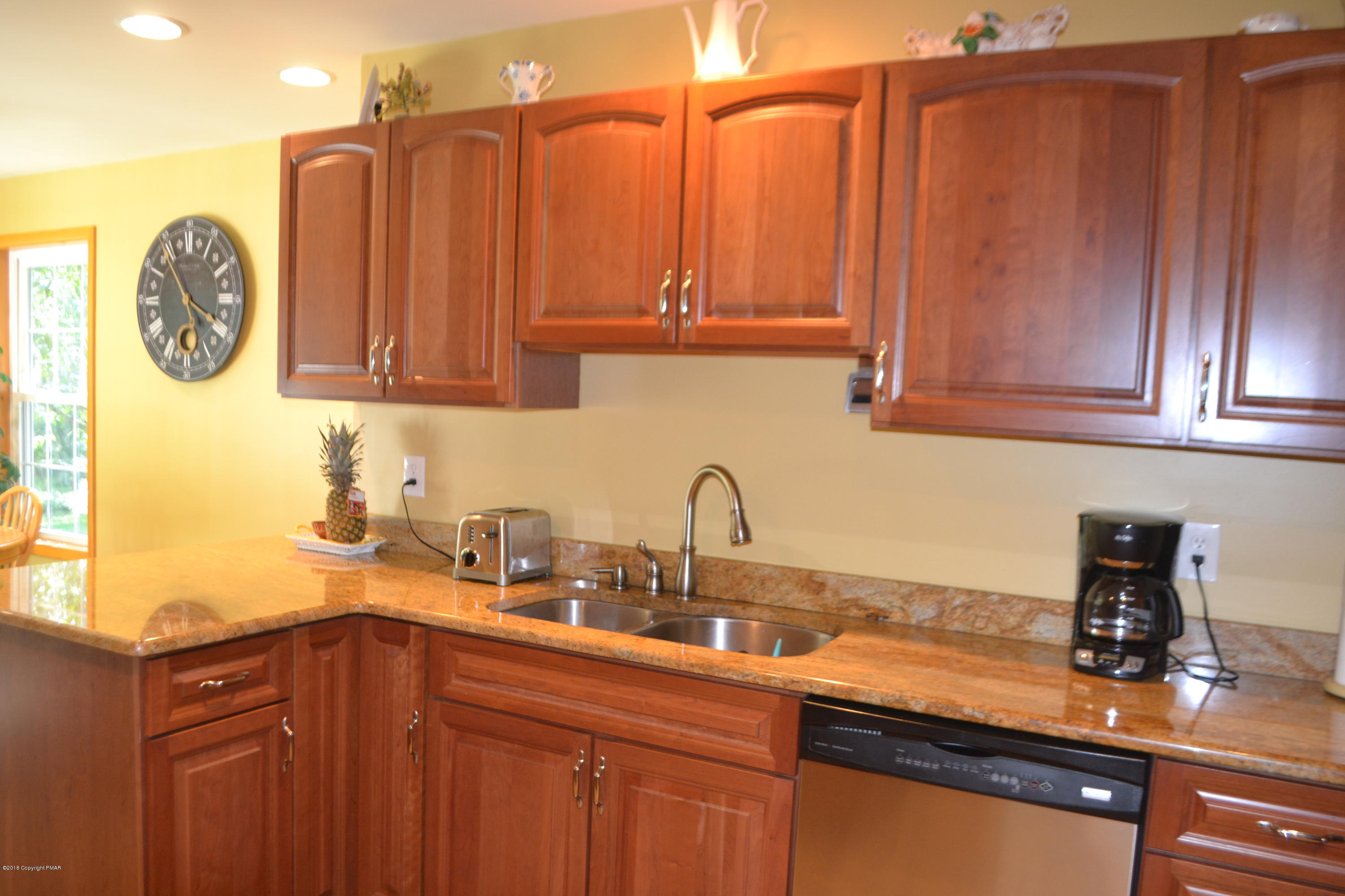 302 Norton Road Stroudsburg, PA 18360 - Photo 30 of 73 Kitchen