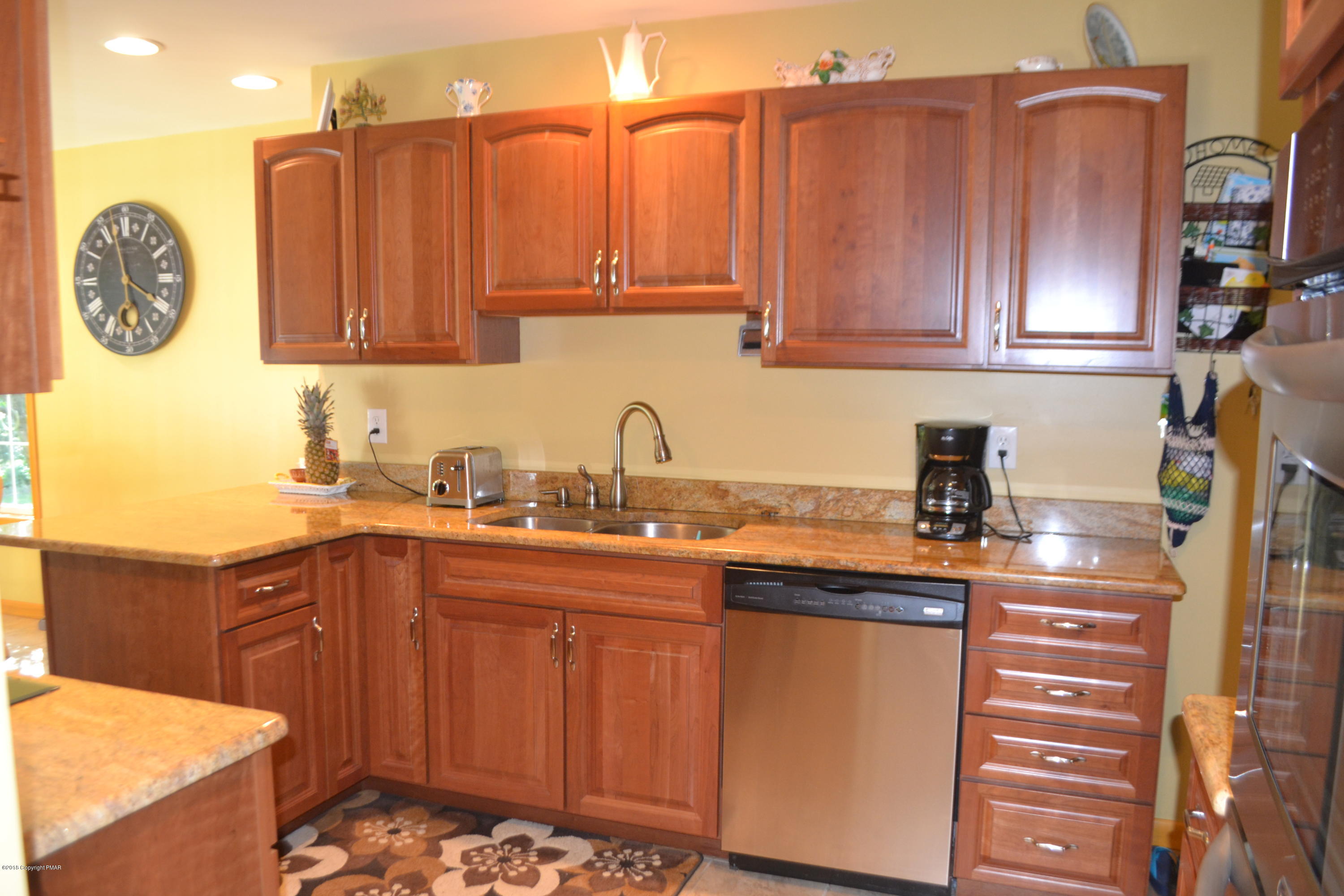 302 Norton Road Stroudsburg, PA 18360 - Photo 37 of 73 Kitchen