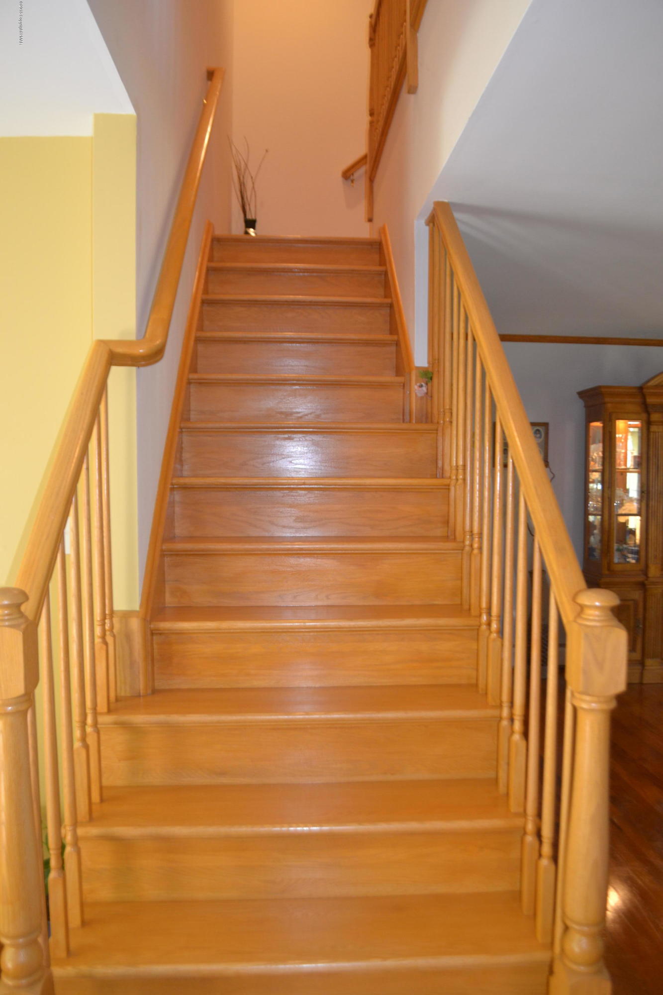 302 Norton Road Stroudsburg, PA 18360 - Photo 49 of 73 Staires to the upstaires
