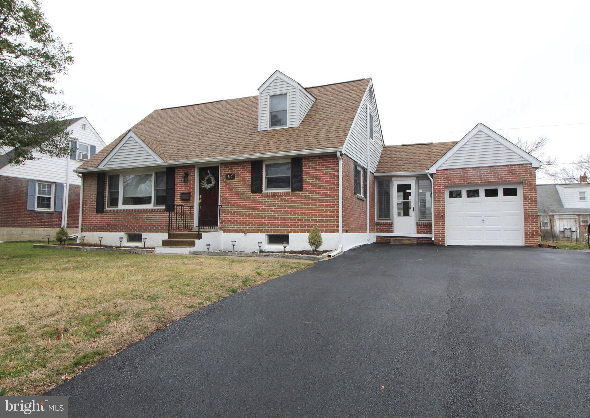 117 Murphy Road Wilmington, DE 19803 - Photo 1 of 18 Charming Cape - Lots of driveway space