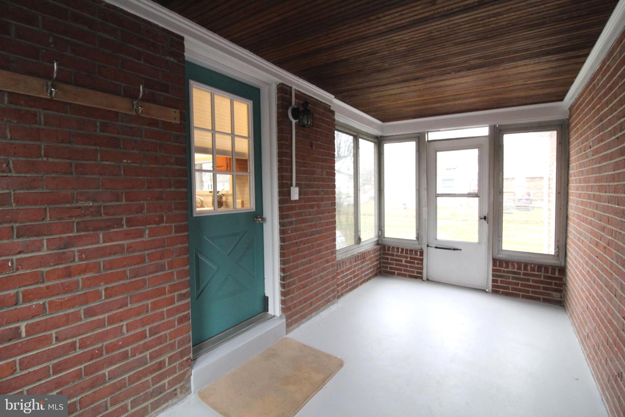 117 Murphy Road Wilmington, DE 19803 - Photo 14 of 18 Three Seasons Enclosed Porch