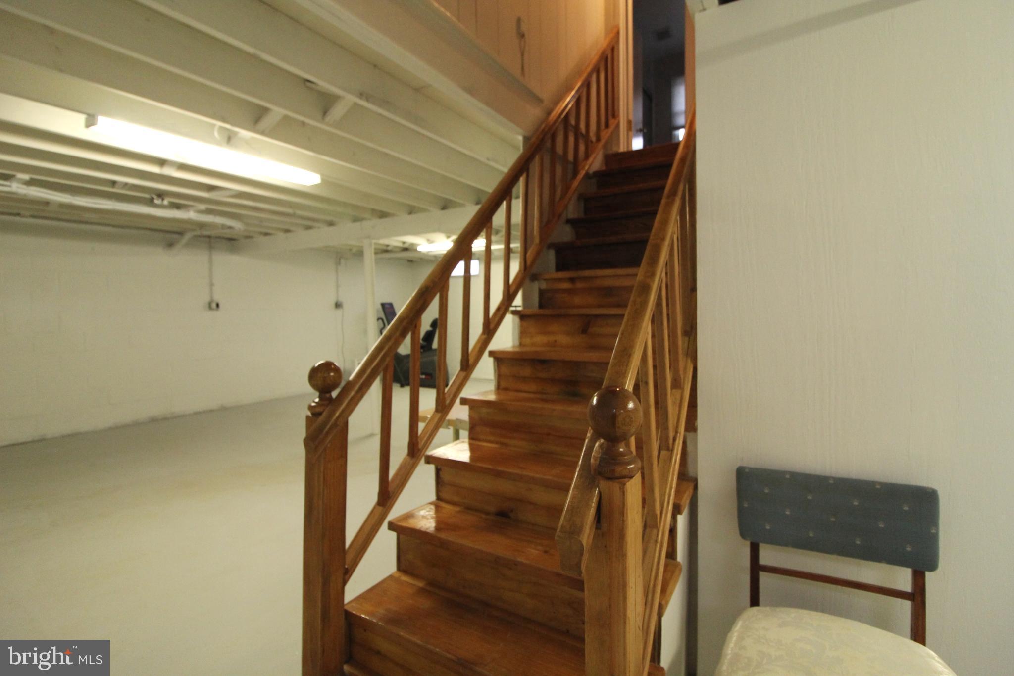 117 Murphy Road Wilmington, DE 19803 - Photo 18 of 18 Custom Staircase