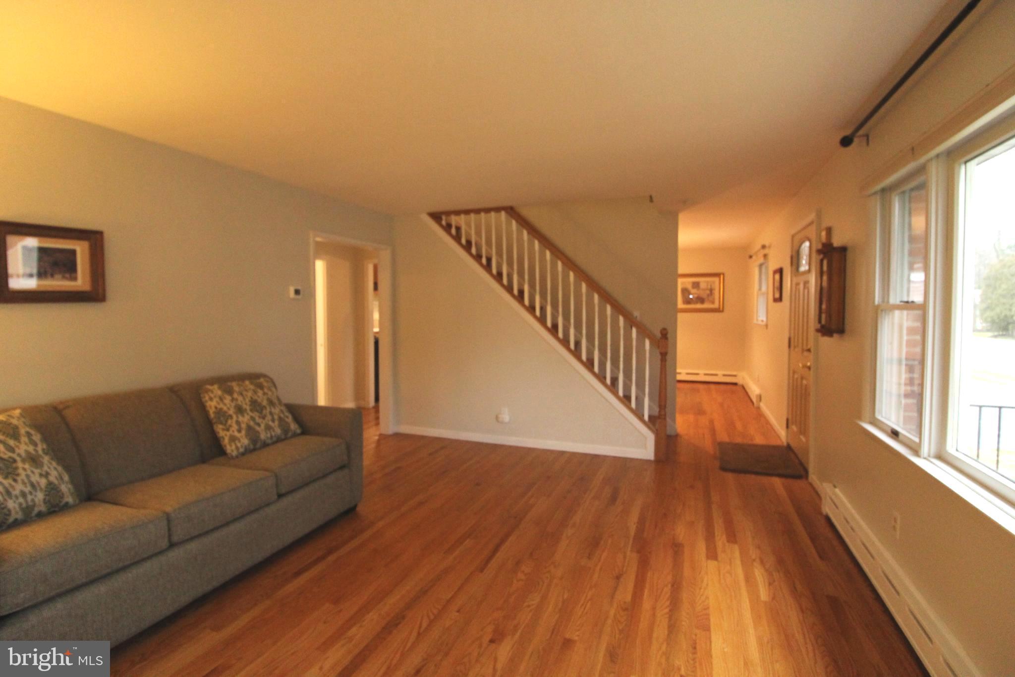 117 Murphy Road Wilmington, DE 19803 - Photo 3 of 18 Open Stairway