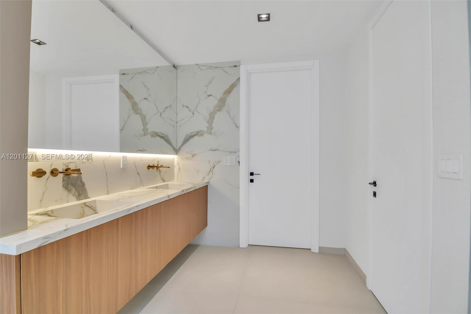125 Southwest 29th Road Miami, FL 33129 - Photo 44 of 69