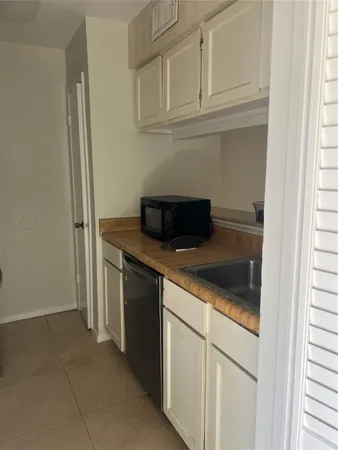 $1,500 | 6111 Beverly Hill Street, Unit 78, Houston, TX 77057