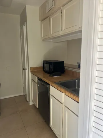 $1,500 | 6111 Beverly Hill Street, Unit 78, Houston, TX 77057