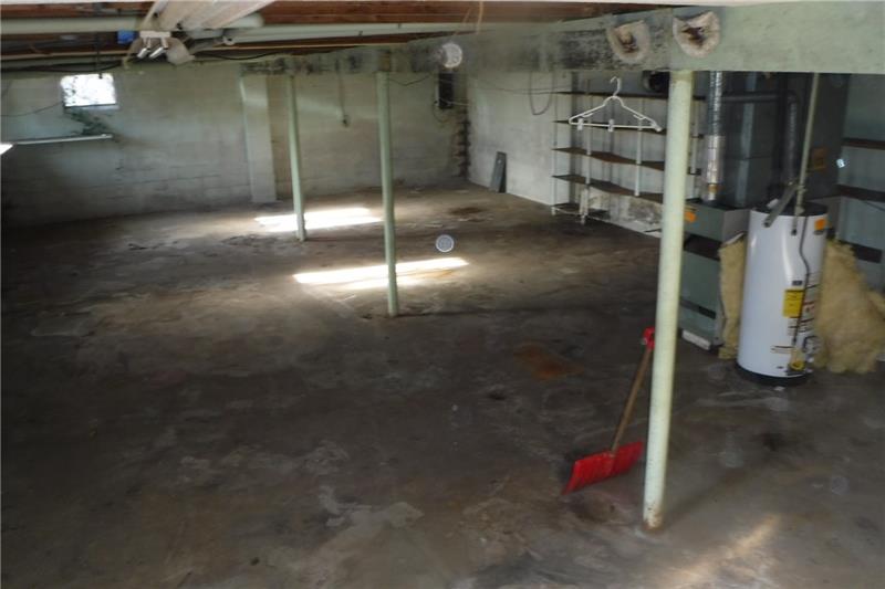 261 Redstone Furnace Road Uniontown, PA 15401 - Photo 3 of 7 Gallery Image 3