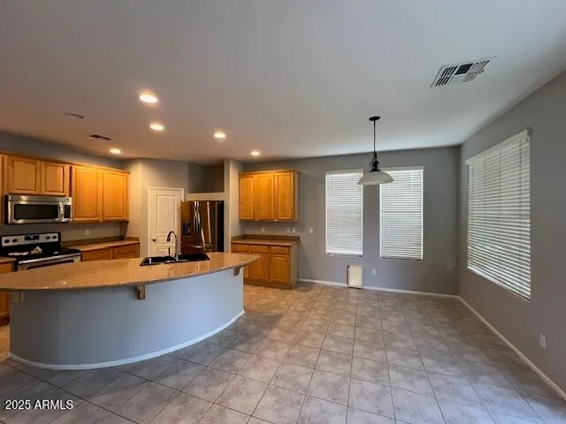 $2,800 | 10618 West Lone Cactus Drive, Peoria, AZ 85382