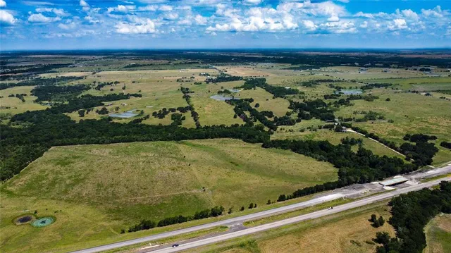 $2,700,000 | 10732 West State Highway, Barry, TX 75102