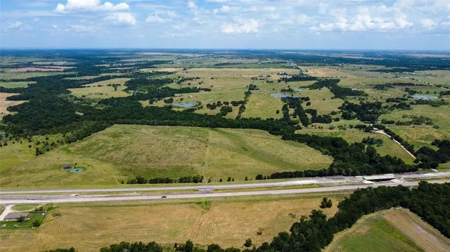 $2,700,000 | 10732 West State Highway, Barry, TX 75102