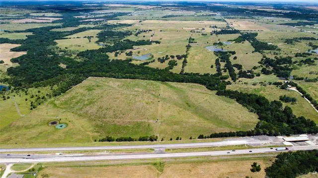 $2,700,000 | 10732 West State Highway, Barry, TX 75102