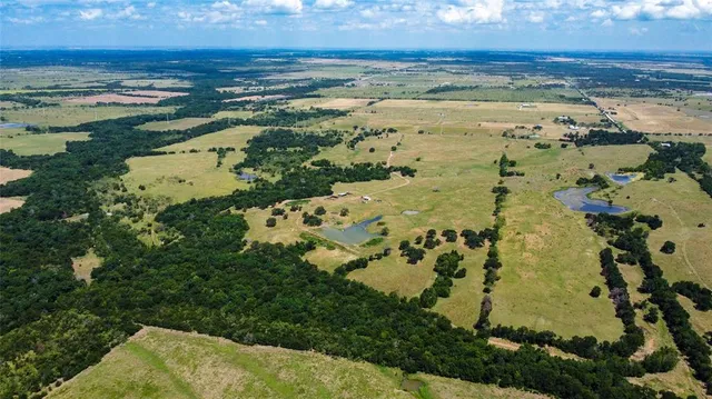 $2,700,000 | 10732 West State Highway, Barry, TX 75102