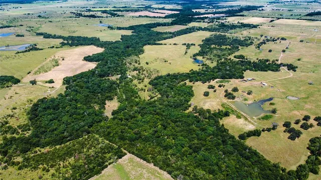 $2,700,000 | 10732 West State Highway, Barry, TX 75102