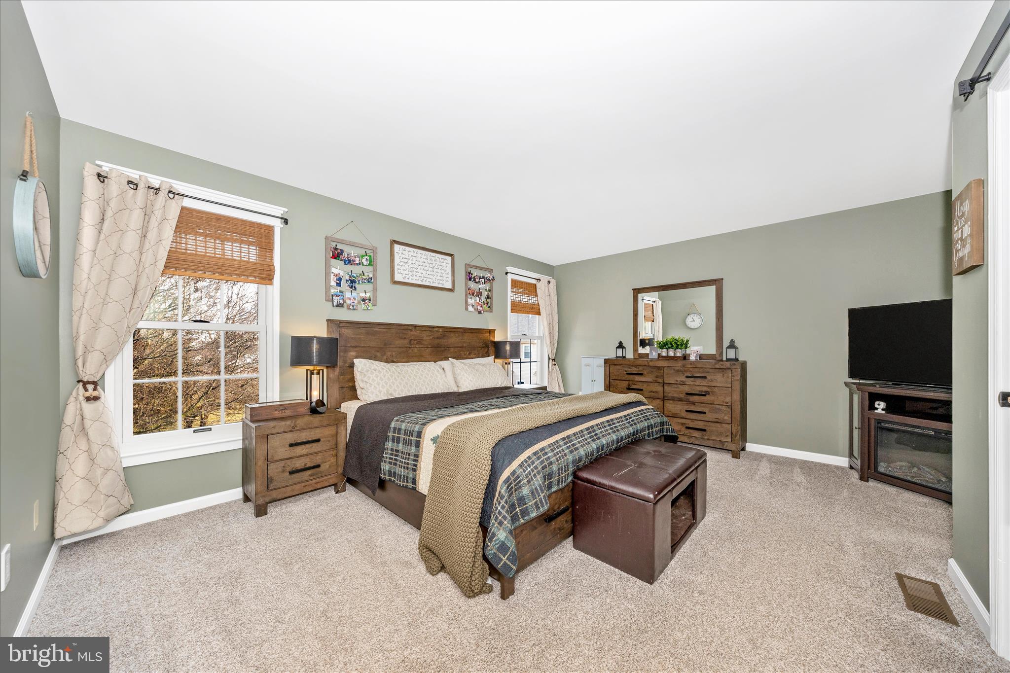 2033 Burnside Drive Frederick, MD 21702 - Photo 22 of 62 Primary Bedroom