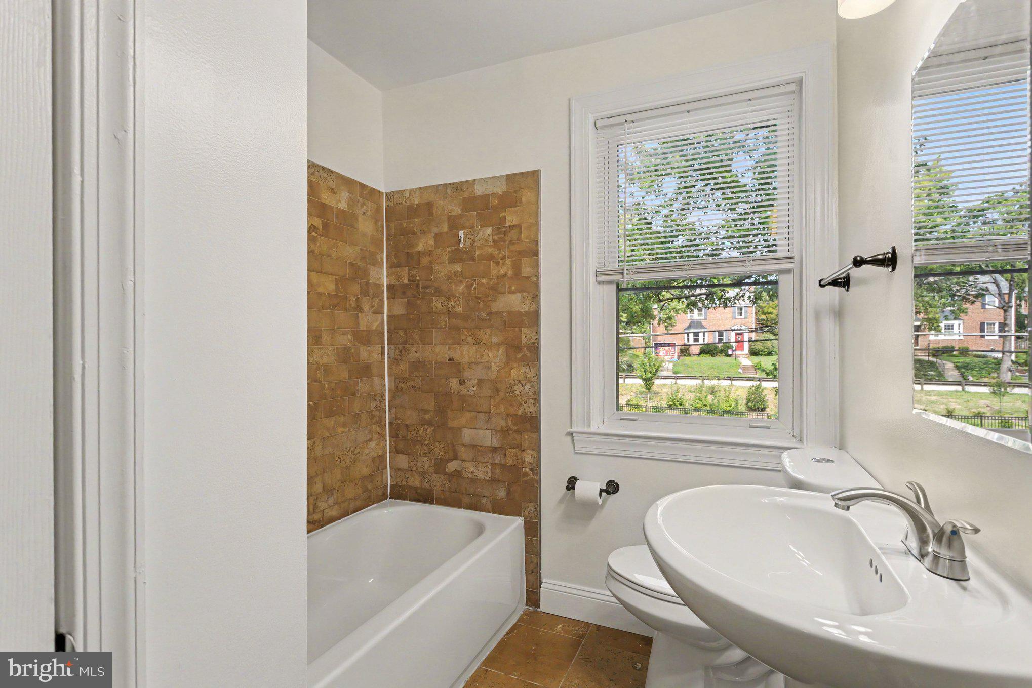 6609 Frederick Road Baltimore, MD 21228 - Photo 17 of 27 Gallery Image 17