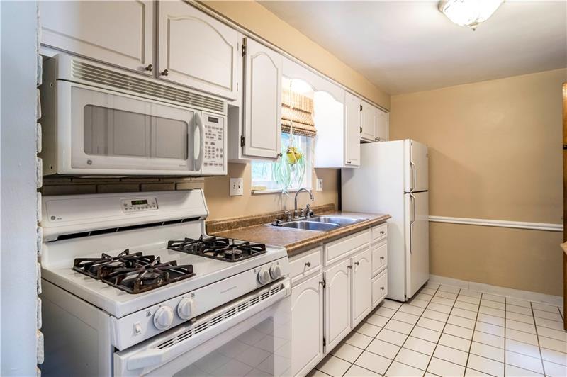 323 West Bruceton Road Pittsburgh, PA 15236 - Photo 8 of 20 Gallery Image 8