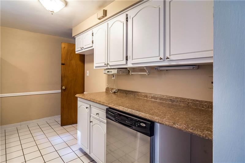 323 West Bruceton Road Pittsburgh, PA 15236 - Photo 9 of 20 Gallery Image 9