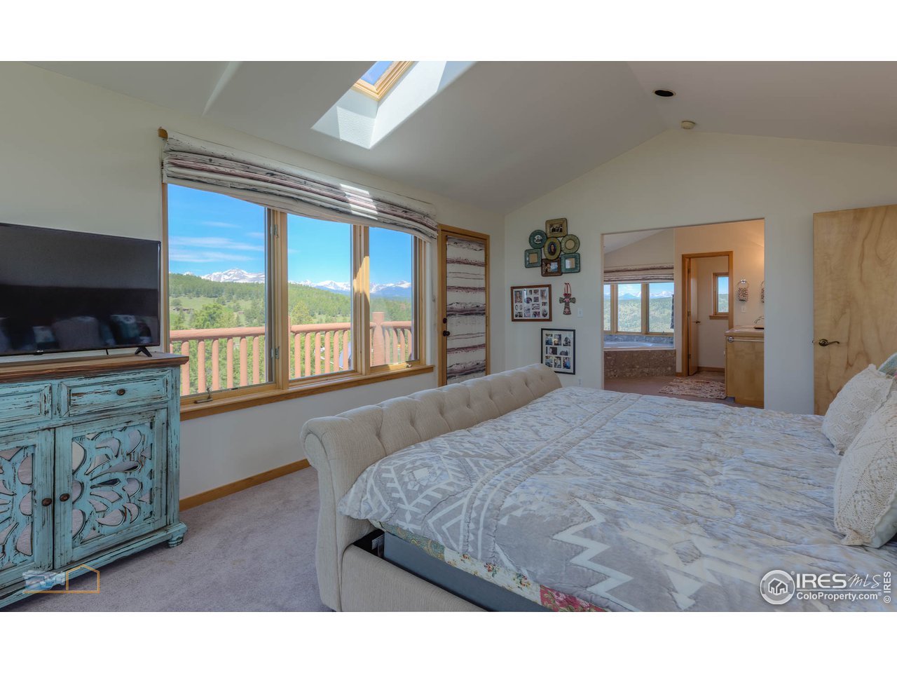 10001 Gold Hill Road Boulder, CO 80302 - Photo 25 of 40 Master bedroom