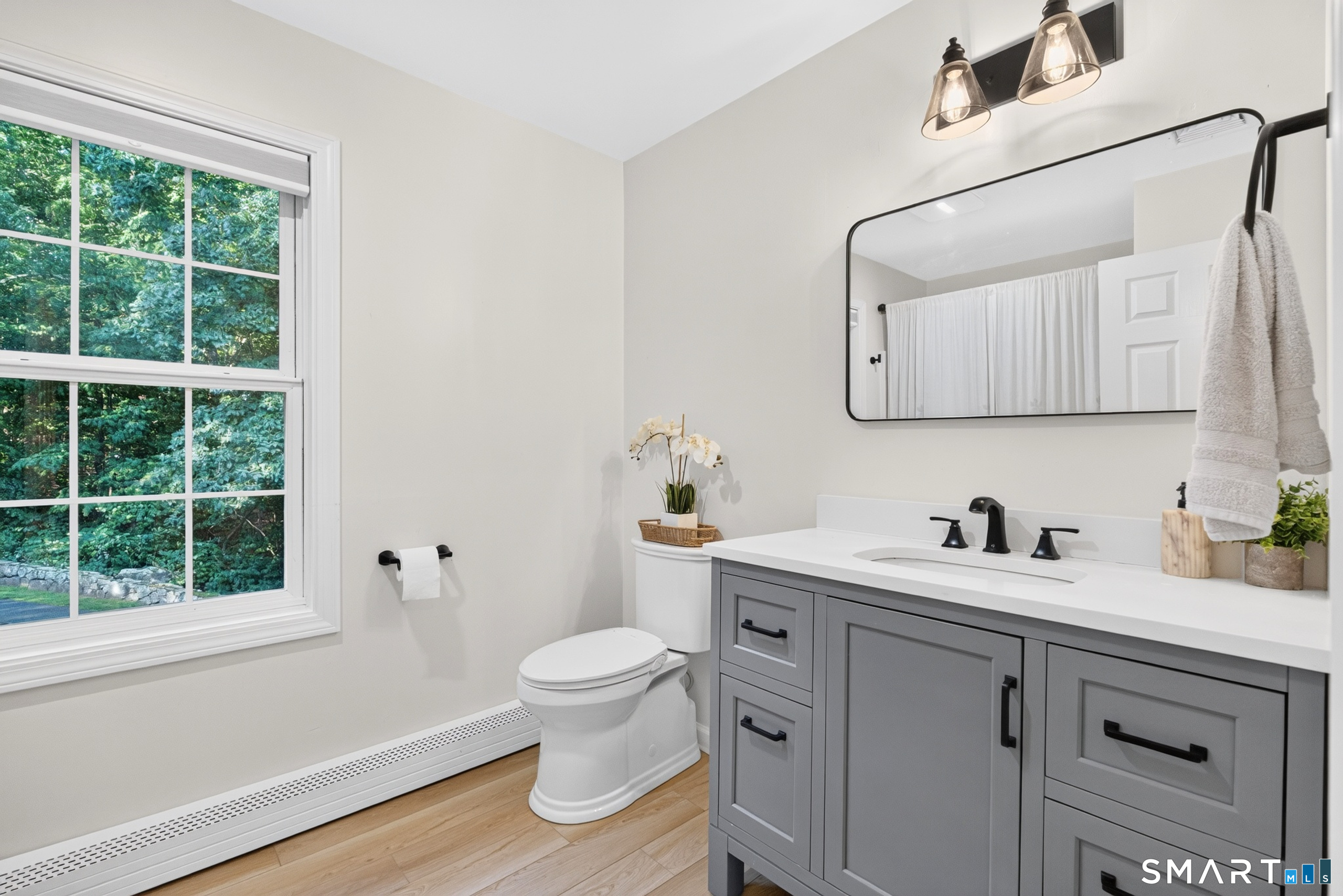 15 Purdy Station Road Newtown, CT 06470 - Photo 29 of 40 Upper level full bathroom