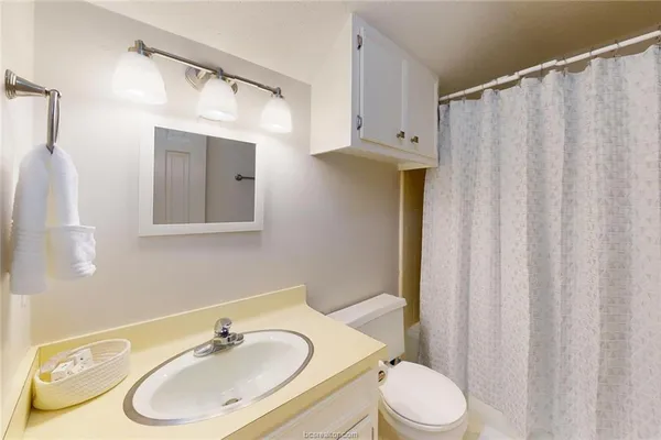 $339,900 | 900 Westview Street, Bryan, TX 77802