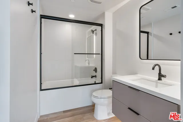 $4,350 | 10601 Washington Boulevard, Unit 309, Culver City, CA 90232