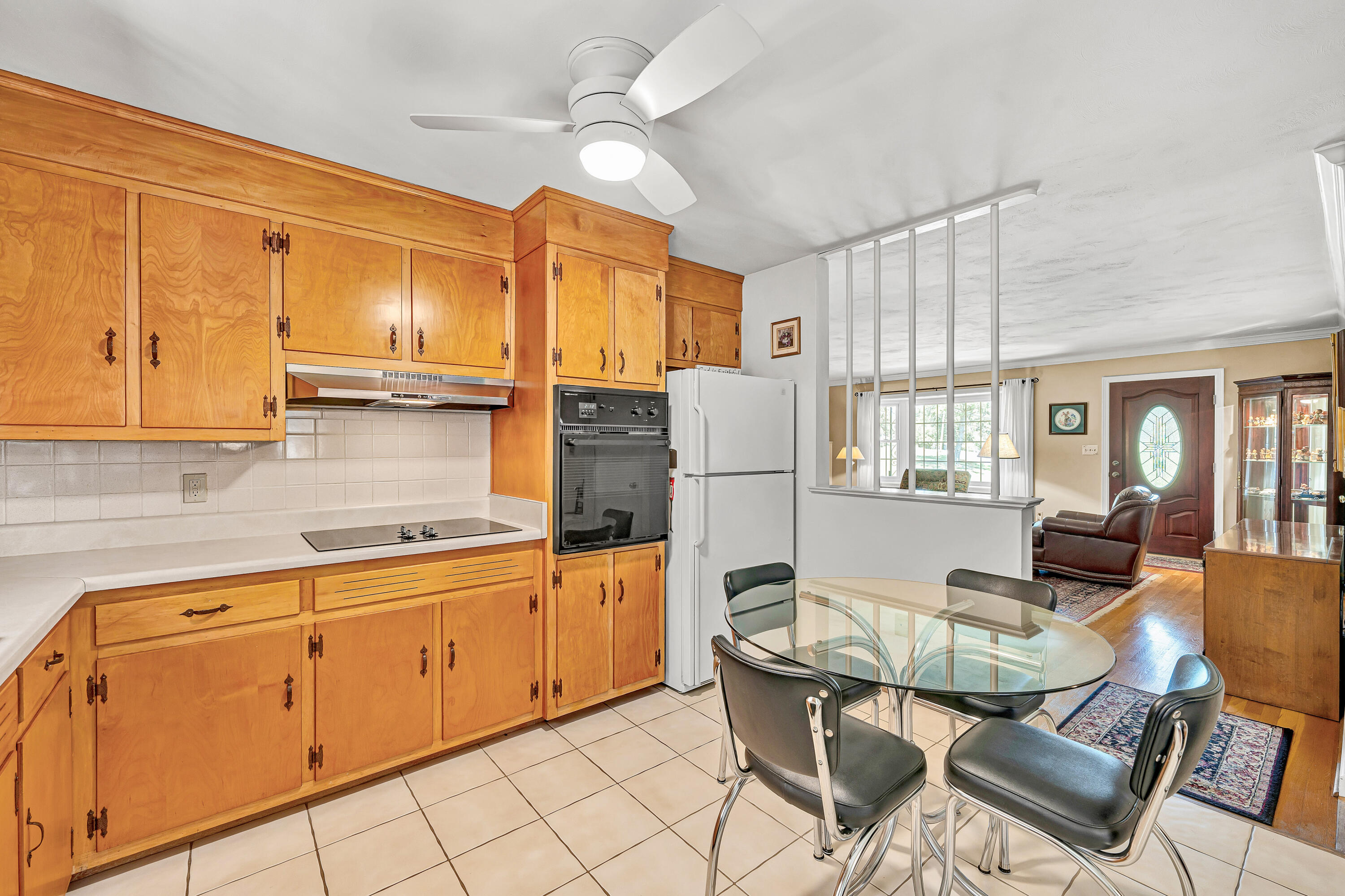 235 Diamond Road Salem, VA 24153 - Photo 11 of 59 Kitchen