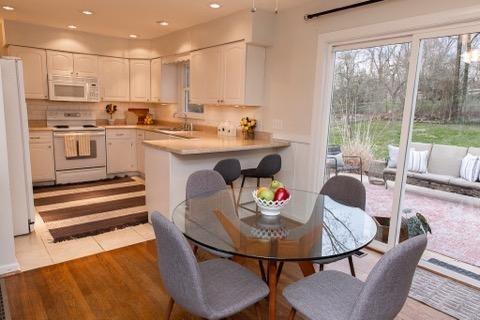 2813 Crest Road Cincinnati, OH 45251 - Photo 11 of 17